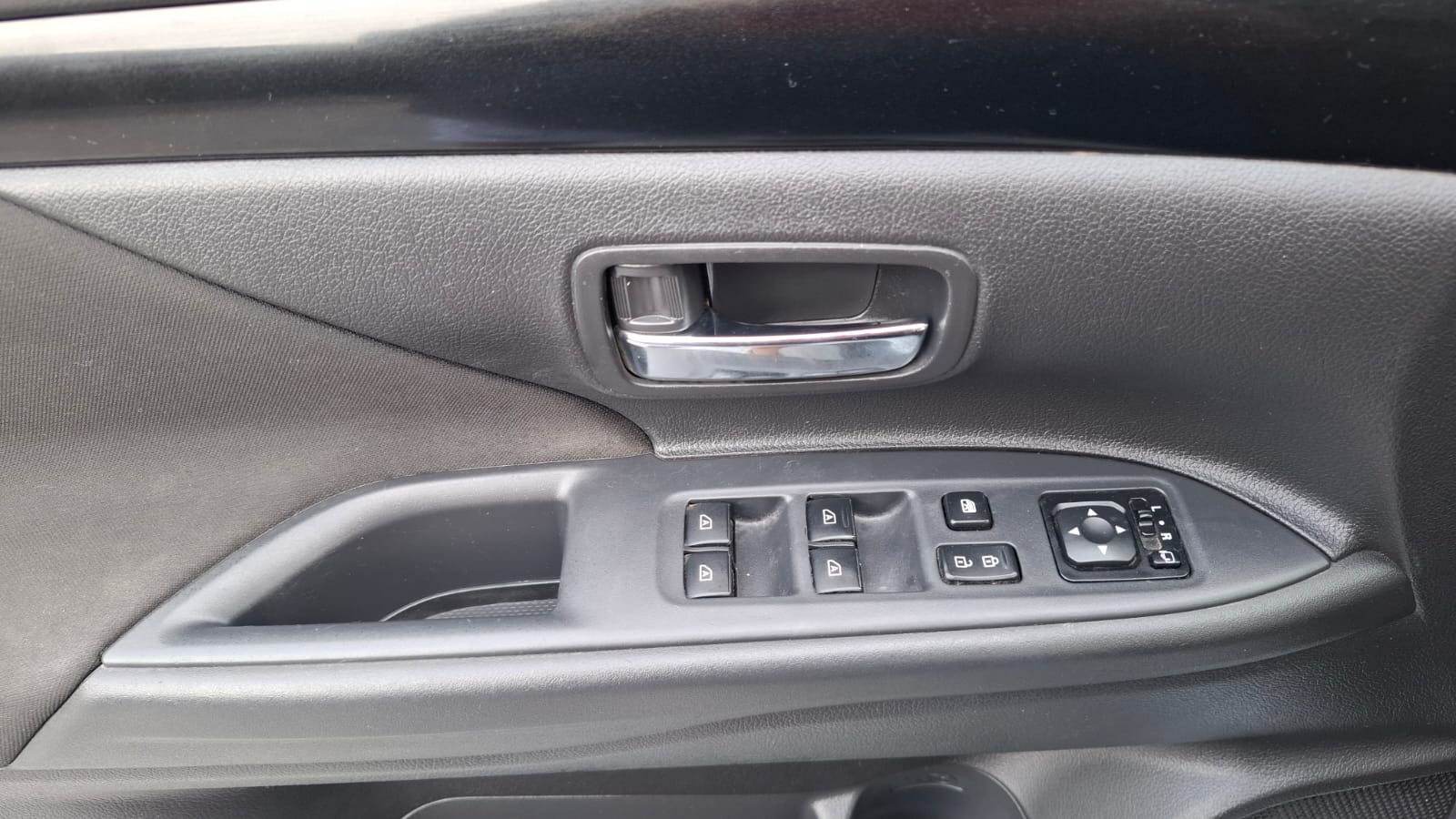 Mitsubishi Outlander — foto 10 de 18