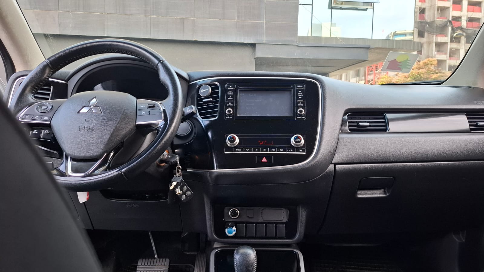 Mitsubishi Outlander — foto 13 de 18