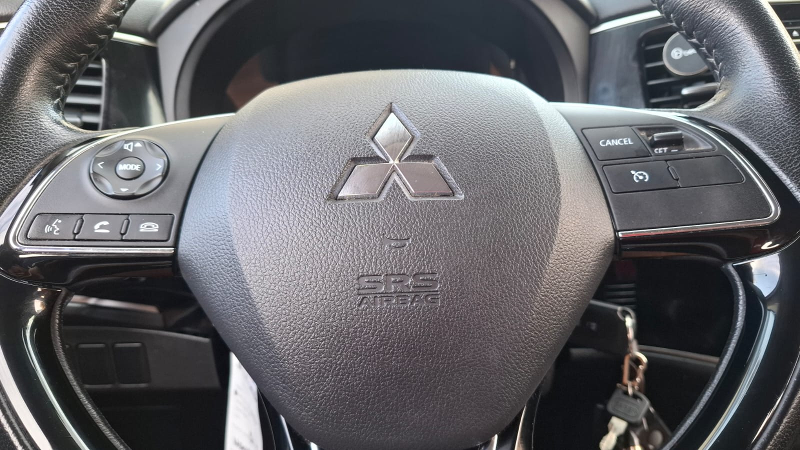 Mitsubishi Outlander — foto 14 de 18