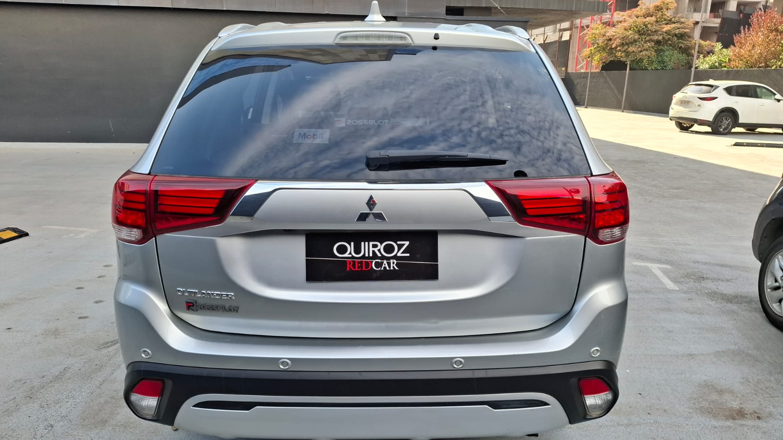 Mitsubishi Outlander — foto 6 de 18