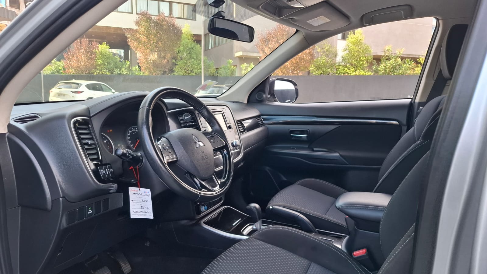 Mitsubishi Outlander — foto 9 de 18