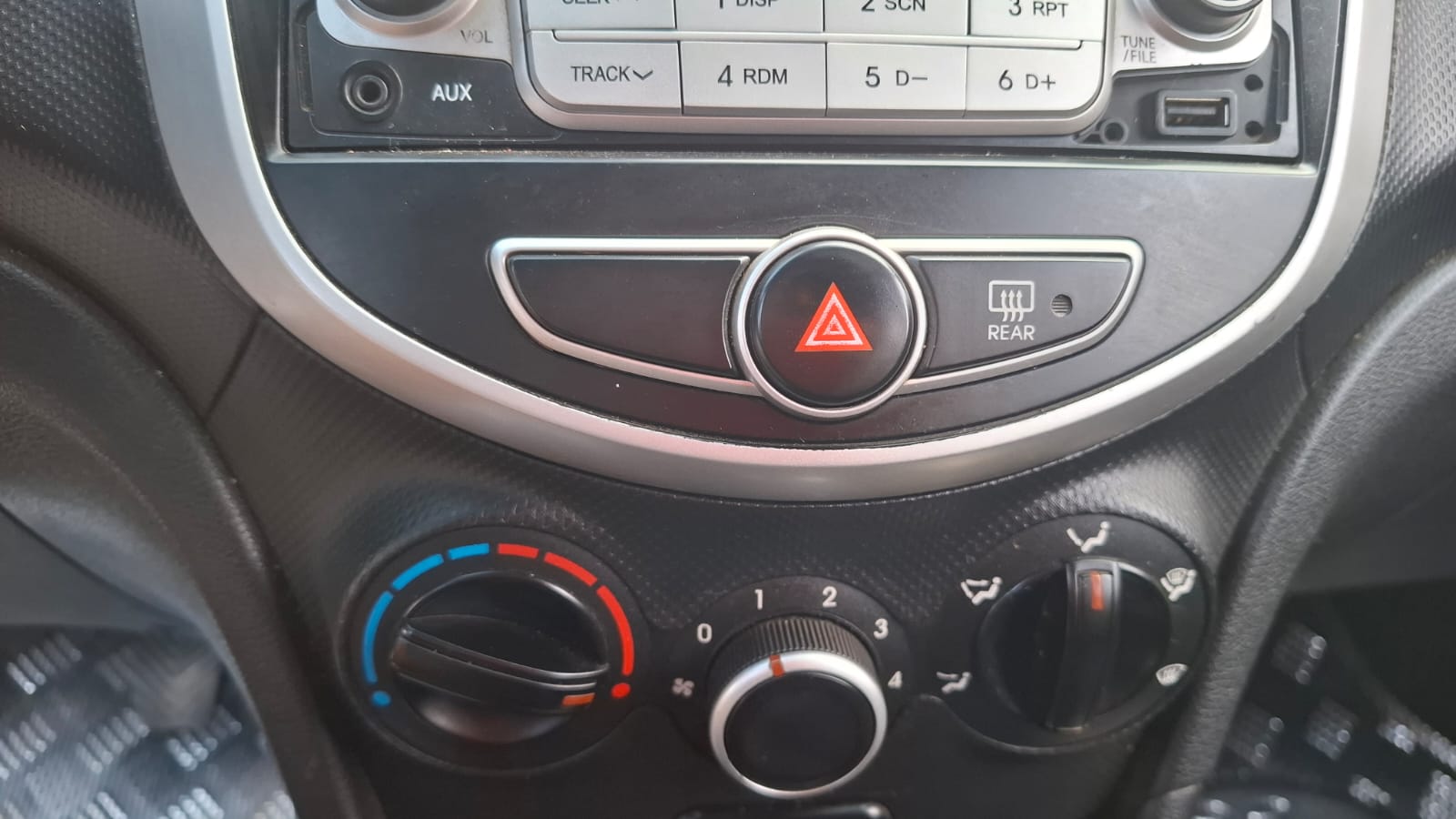 Hyundai Accent 1.4 Rb — foto 12 de 14