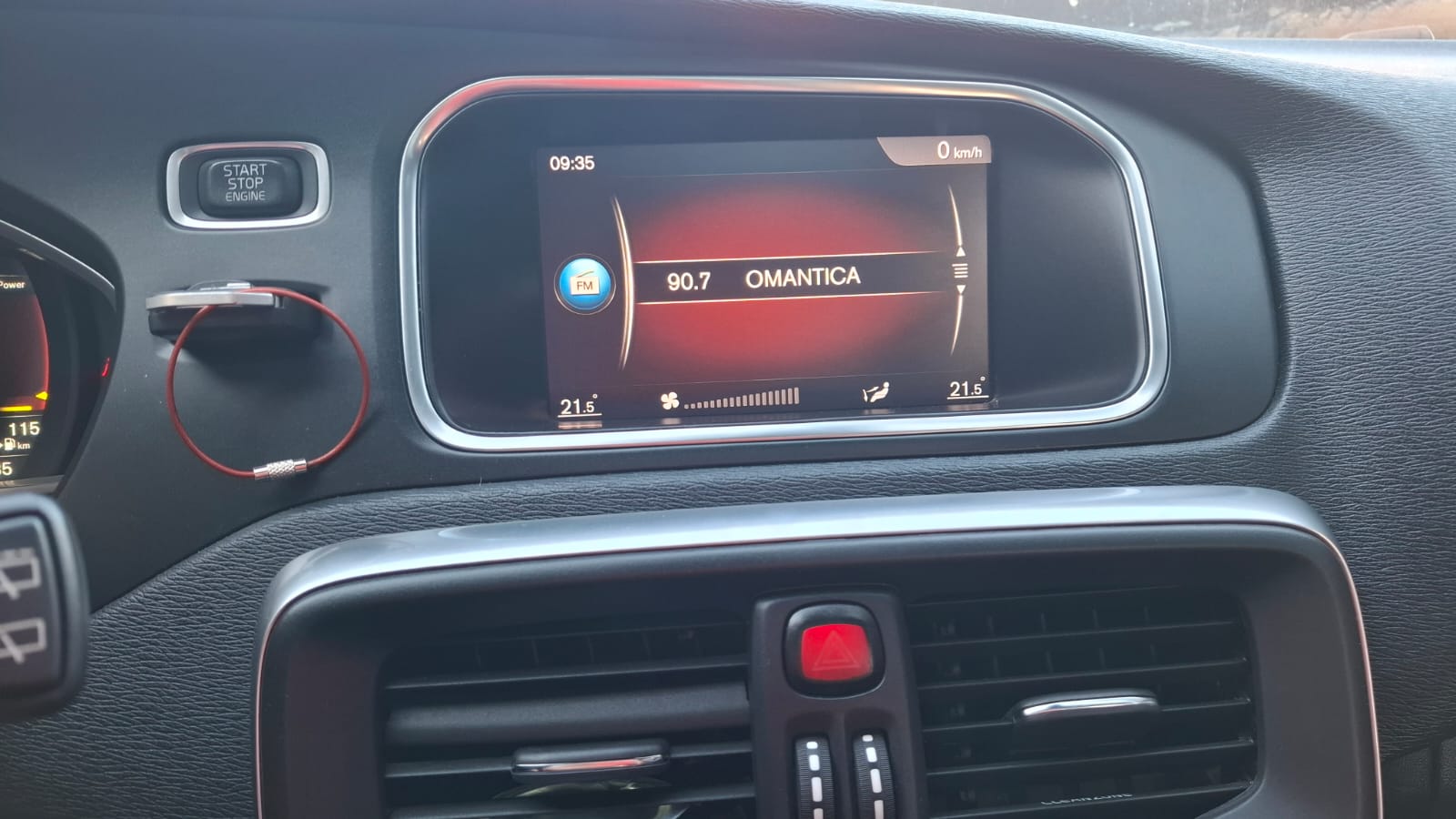 Volvo V40 T4 — foto 11 de 17