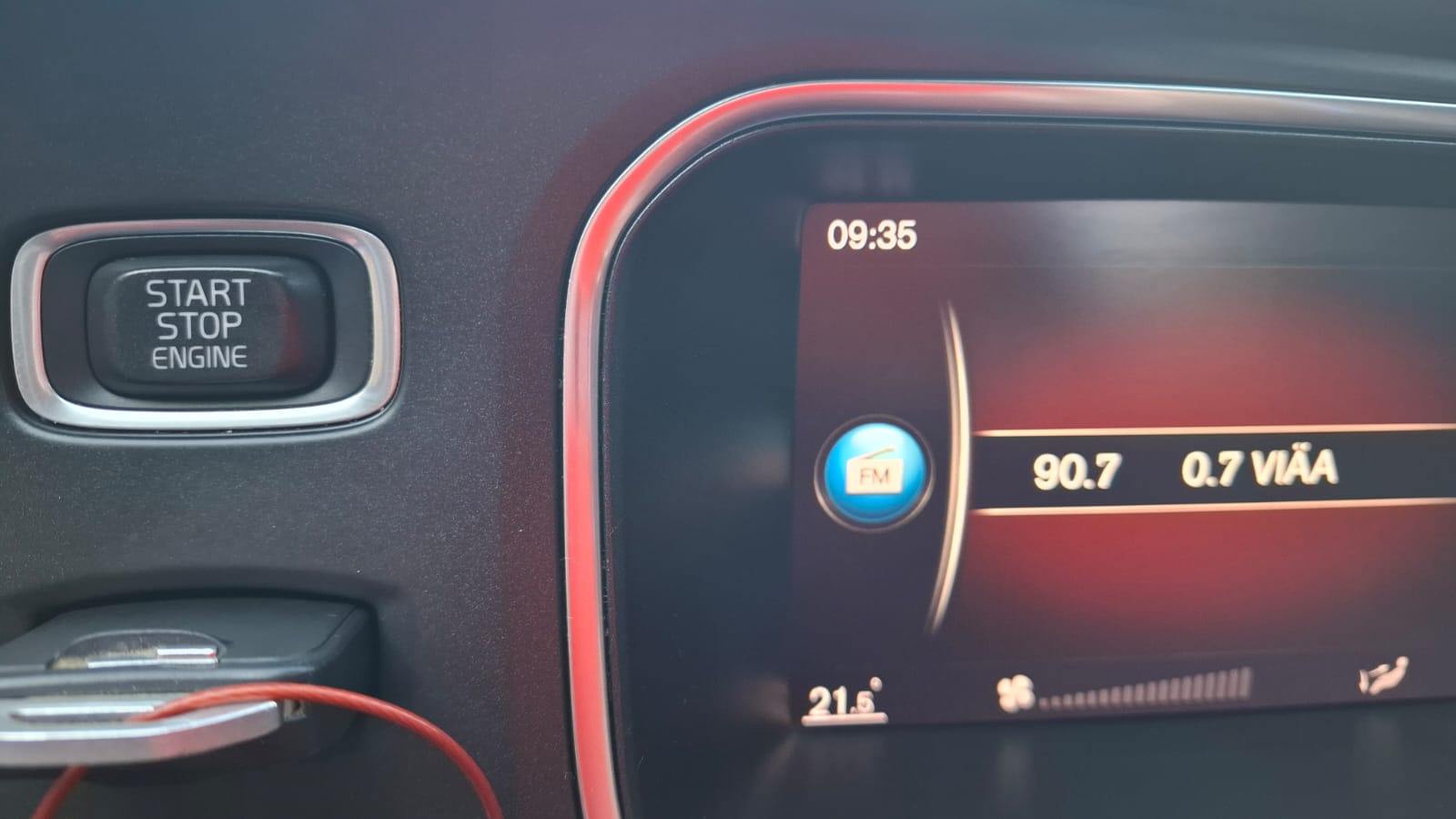 Volvo V40 T4 — foto 14 de 17