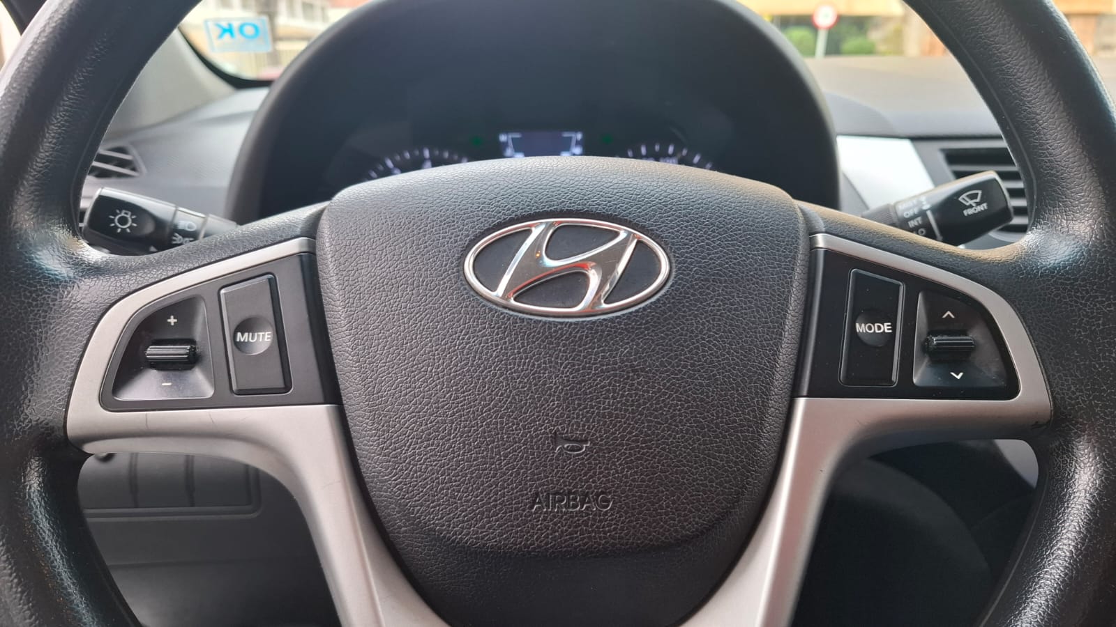 Hyundai Accent — foto 14 de 20