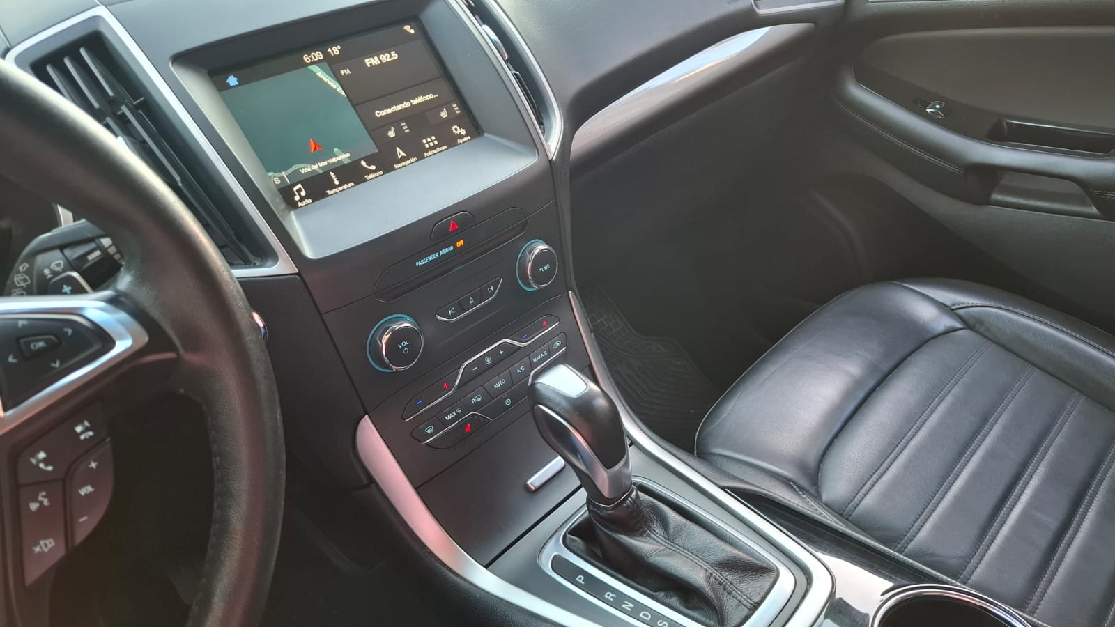 Ford Edge — foto 18 de 25