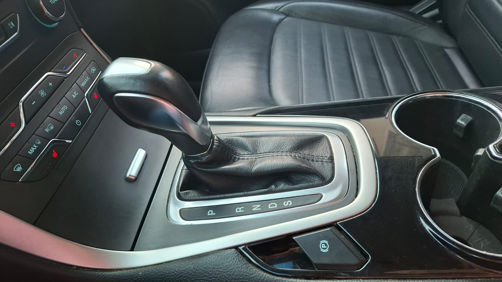 Ford Edge — foto 20 de 25