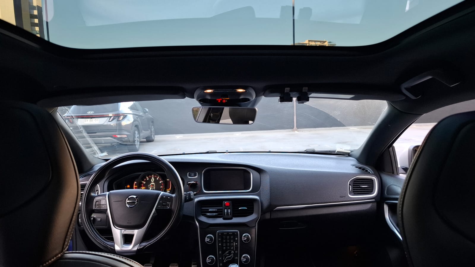 Volvo V40 T4 — foto 9 de 17