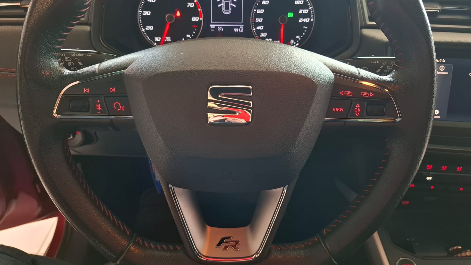 SEAT Arona — foto 13 de 21