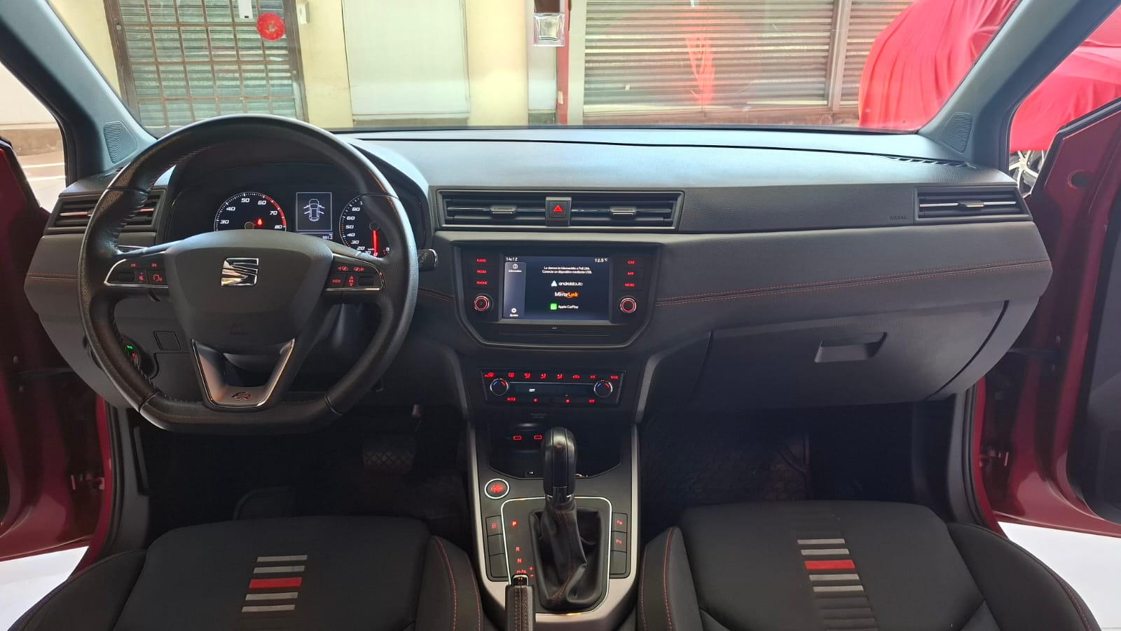 SEAT Arona — foto 7 de 21