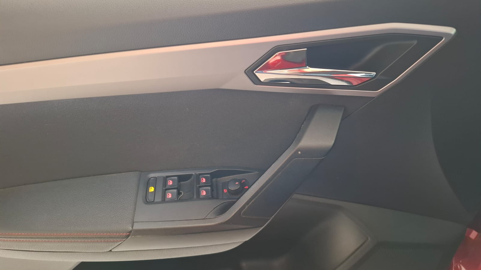 SEAT Arona — foto 9 de 21