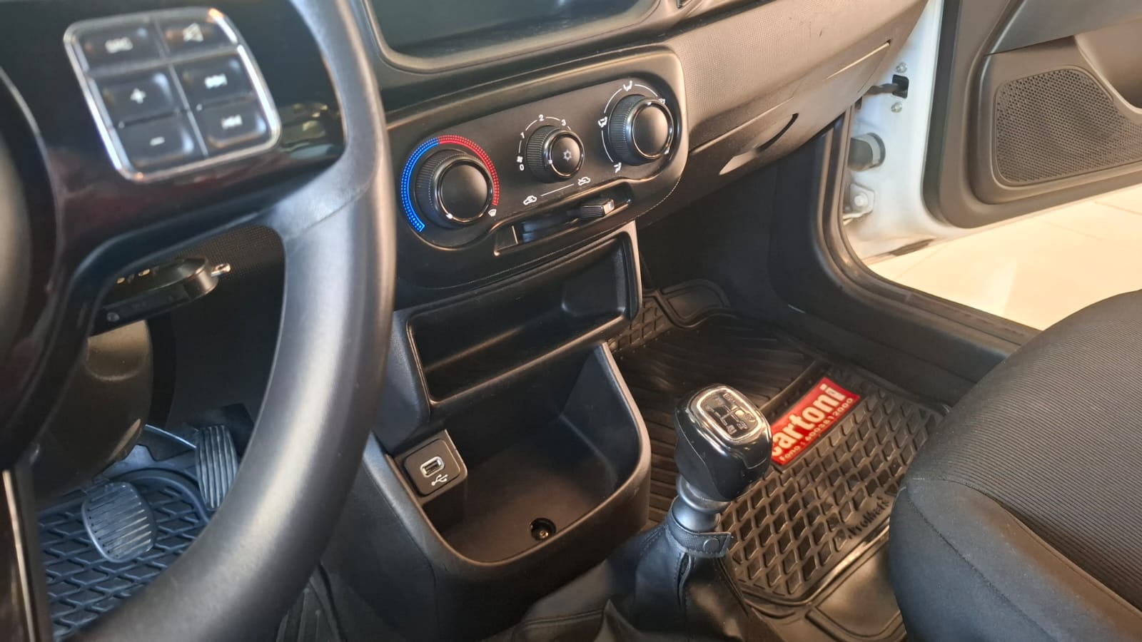 RAM 700 Slt Cs — foto 17 de 20
