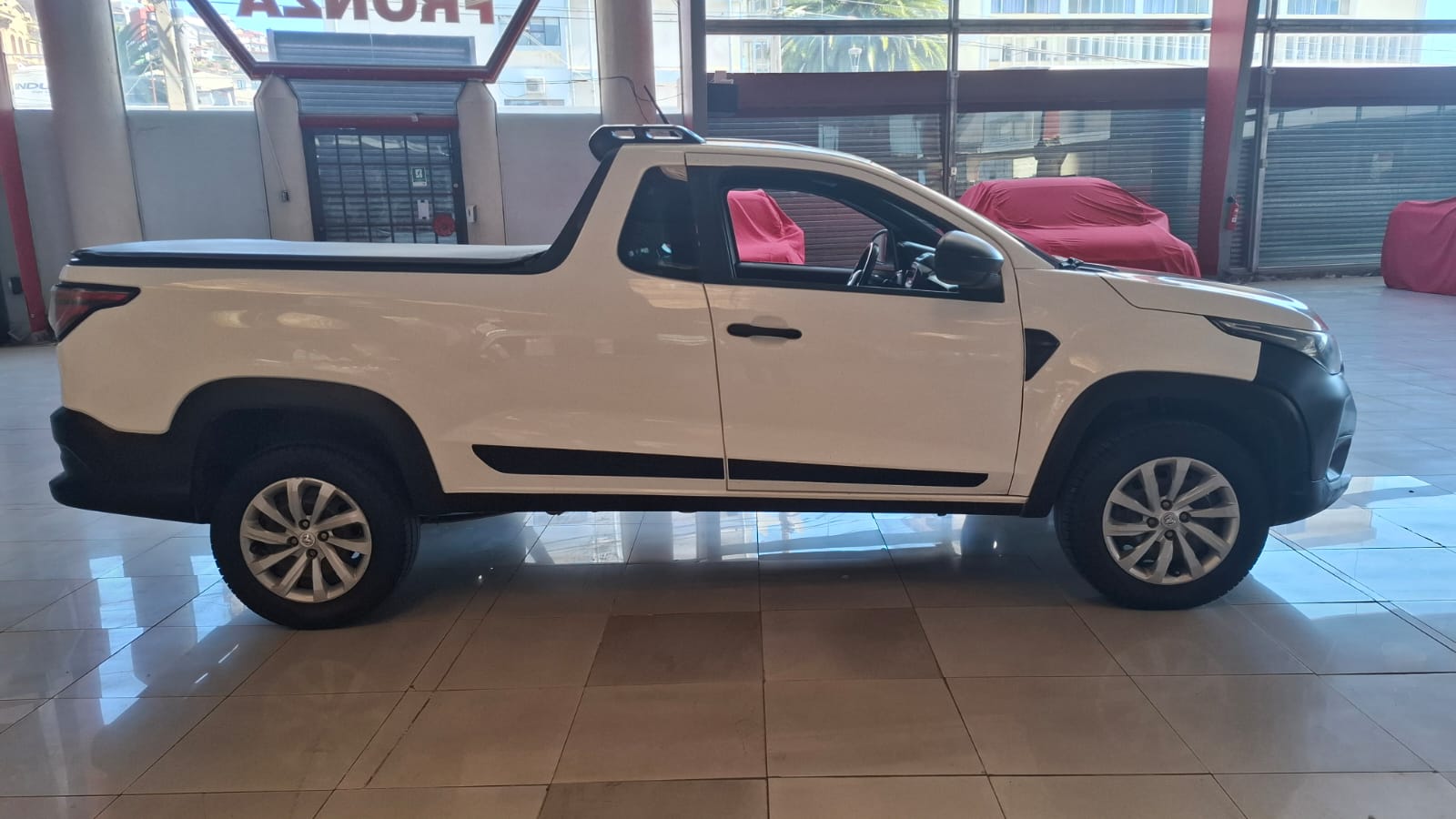 RAM 700 Slt Cs — foto 8 de 20